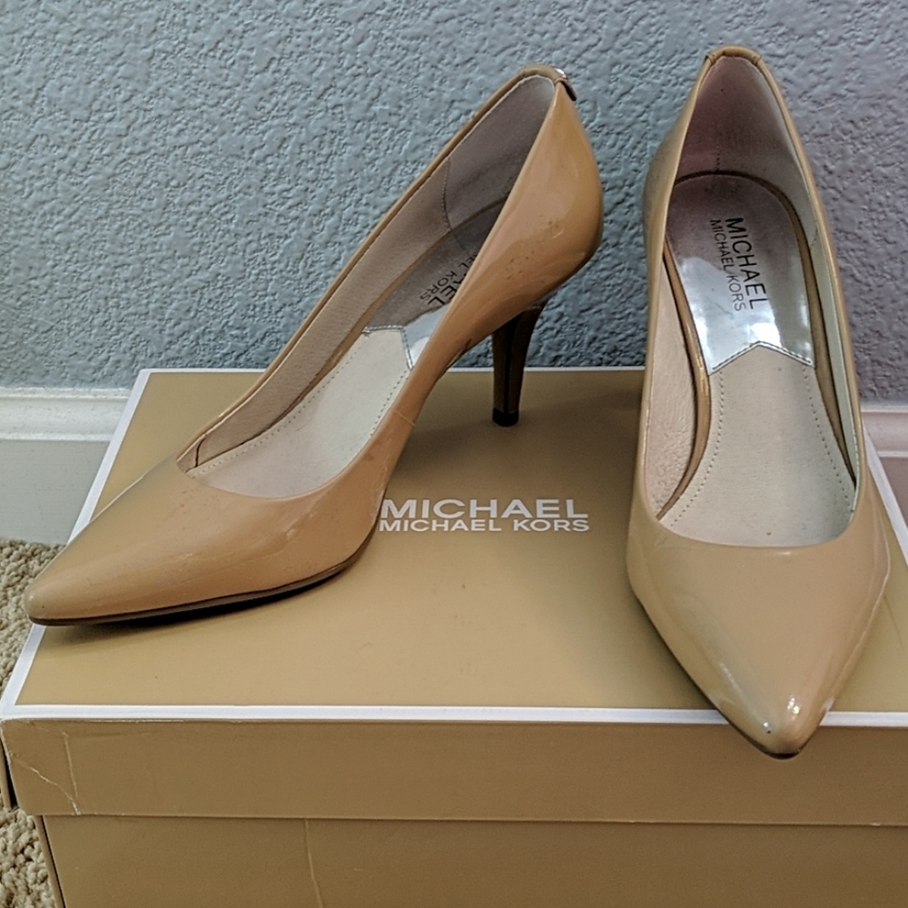 Michael Kors Nude Patent "Flex" Pump